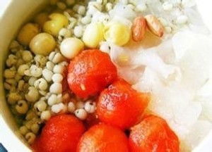 薏米银饵莲子西瓜冰粥，夏日消暑佳品