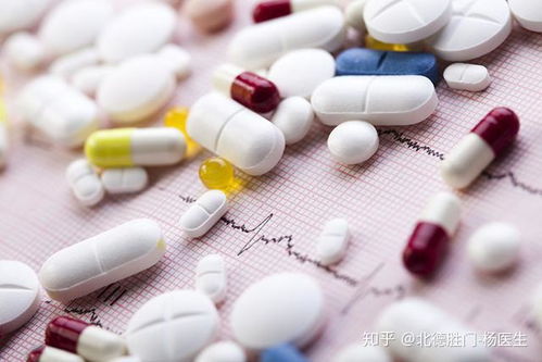 第三步讲手法：叶片正反面dou要喷到，每亩药液量不少于45公斤