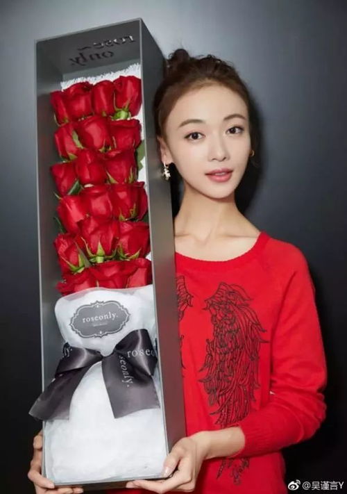 手捧玫瑰，她是谁的梦中情人