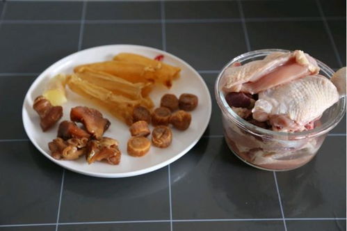 炖鸡汤时花胶什么时候放最合适