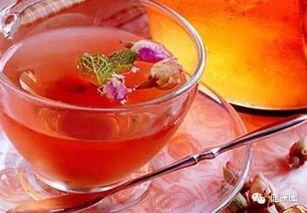 玫瑰花加蜂蜜泡茶，冷水还是热水更佳