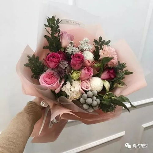 花材搭配：艺术与情感的融合