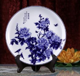 牡丹花是中国传统名花，以富丽堂皇著称