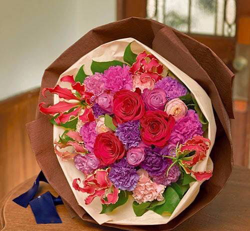 结婚送52玫瑰花束， 搭配花束的美丽选择