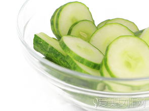 现在时令蔬菜有哪些？请推荐一些新鲜蔬菜的图片给我看看。