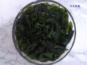 蛤蜊富含多种微量元素，具有滋阴养血、清热解毒的药用价值