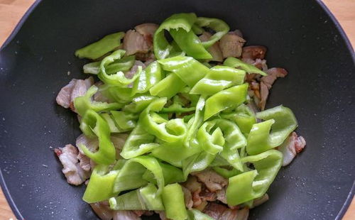 一、青椒炒五花肉