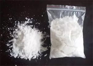 方法三：脱水明矾或干石灰粉