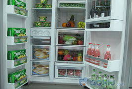 方法一：食醋擦洗冰箱