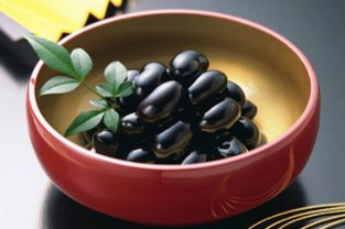黑豆从豆苗到餐桌珍品，揭秘其成长传奇
