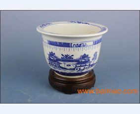 养花用加仑盆还是陶瓷盆？听听老花匠怎么说