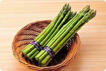 芦笋种植的最佳时期是秋季，此时气候适宜