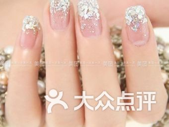 美甲艺术， 指尖上的时尚盛宴