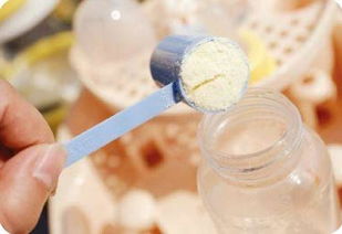 了解奶粉冲泡方法，确保宝宝营养摄入
