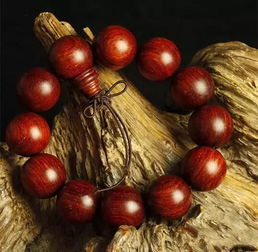 小叶紫檀手串：霸气侧漏， 尊贵非凡