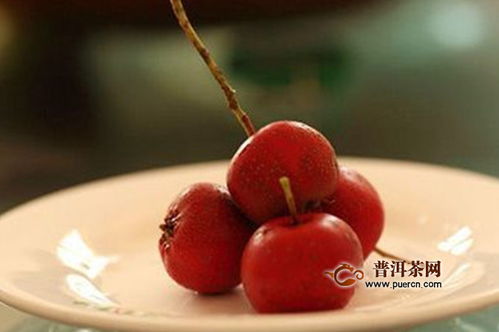山楂玫瑰花泡水，养生功效多吗