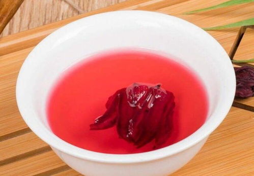 洛神花养生功效显著，喝对方法效果更佳