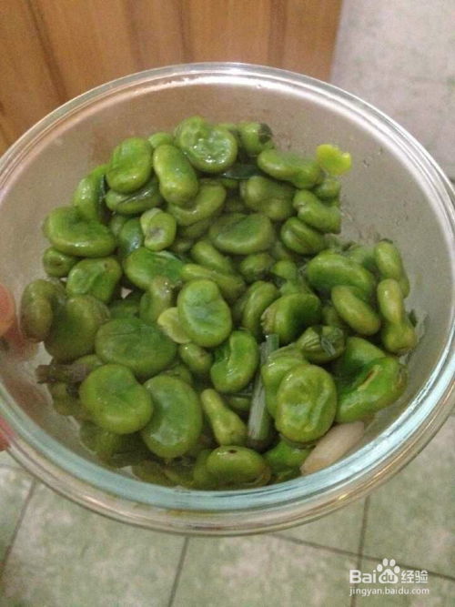 葱油蚕豆是一道家常菜，以蚕豆为主料