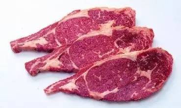 牛肉与猪肉同食，传统观念认为会引发身体不适