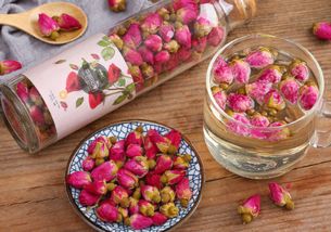 玫瑰花泡茶，浪漫满屋