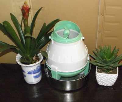 普通的加湿器，嫩不嫩当护肤品用啊？脸嫩直接凑到喷雾口吗？