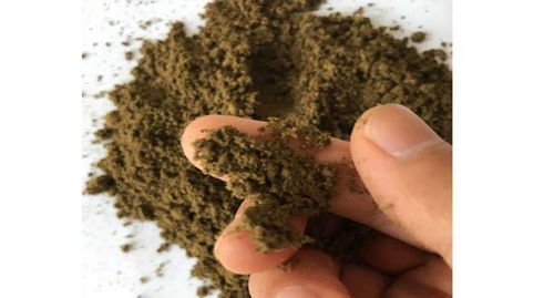 发酵中草药饲料配方中，哪些药材适合与玉米、豆粕等原料混合使用？