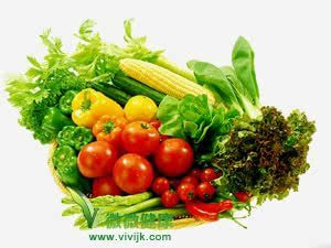 2. 仔细清洗蔬菜水果