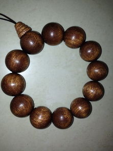 手串中的自然之美：木材的选择与美学风格