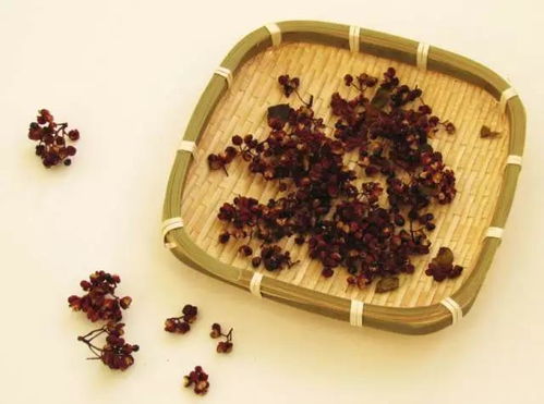 黄花菜冬季养护技巧：最佳方式以保持其新鲜度