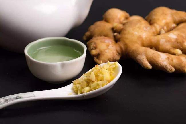 花椒生姜泡脚，你知道它能驱寒暖身吗