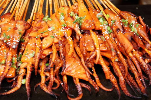 铁板鱿鱼肉质鲜嫩，外焦里嫩