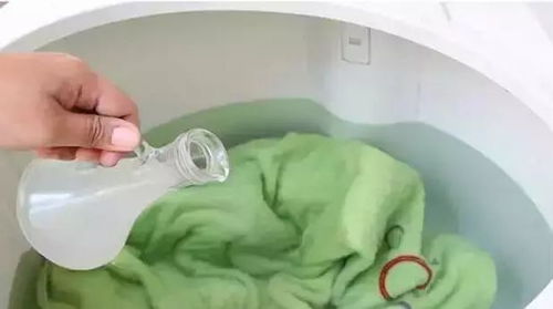 毛巾上的农药残留污渍如何彻底清洗去除？