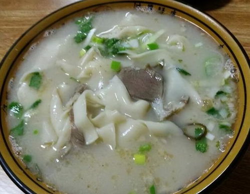 点碗三鲜面，本应包含鹌鹑蛋