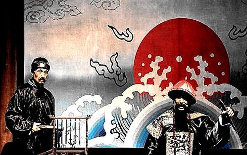 花烛透前半：神秘花烛引出奇案