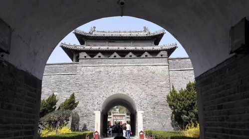 二、 关注古建筑的结构特点和建筑风格