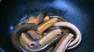 黄鳝苗生长迅速，从孵化到上市仅需3