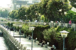 第一步：打开网页， 找到官网