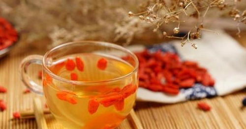黄芪枸杞泡水，哪些人群不宜饮用