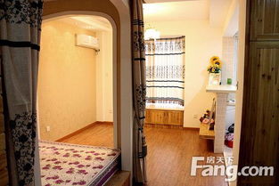 过道角落，花草的温馨小家