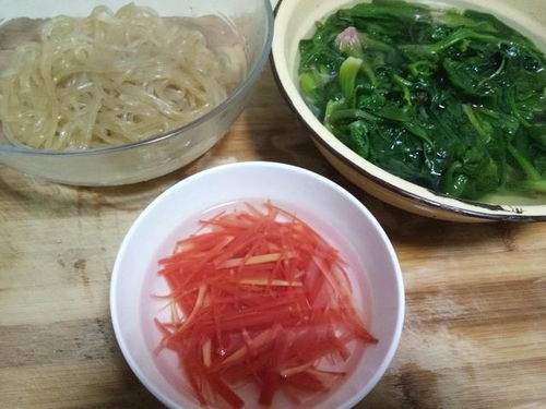 腌制萝卜条咸菜，传统家常菜