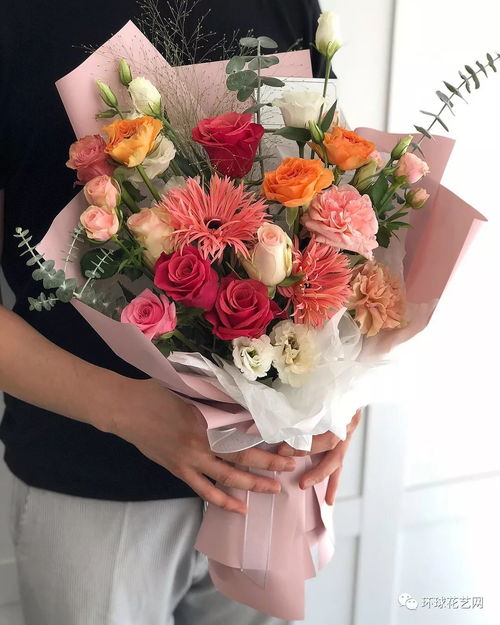 送闺蜜送什么花合适？玫瑰、百合、康乃馨