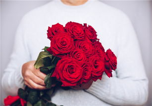 “11朵黄玫瑰的花语是什么为什么它被认为是表达爱意的最佳选择