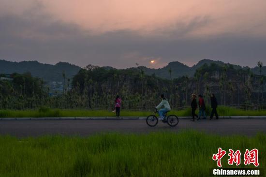 重庆南山闭矿区变成绿色生态游园，游客体验怎样？