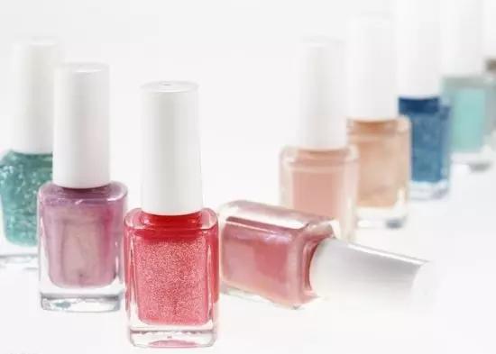 坐火车时能否携带含有杀虫剂成分的香水？