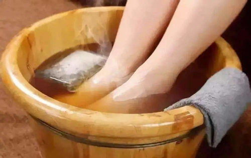 艾叶花椒盐水泡脚，真的能驱寒暖身吗