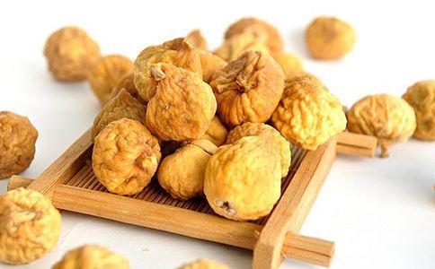 无花果干富含营养，但每天食用量需适量