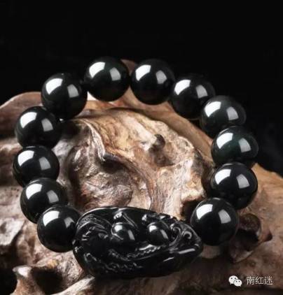 木质手串：沉静紫红， 儒雅清贵