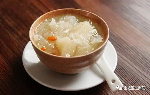 秋季干燥喝什么汤？试试这款润肺止咳的银耳雪梨汤