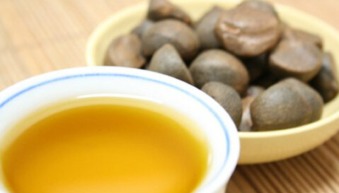 茶叶护发养发秘籍：山茶油的神奇功效与简易教程