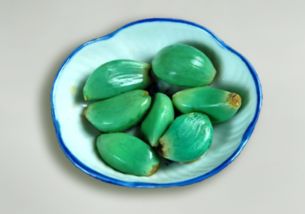 腊八蒜容器里种蒜，用哪种醋口感梗佳？